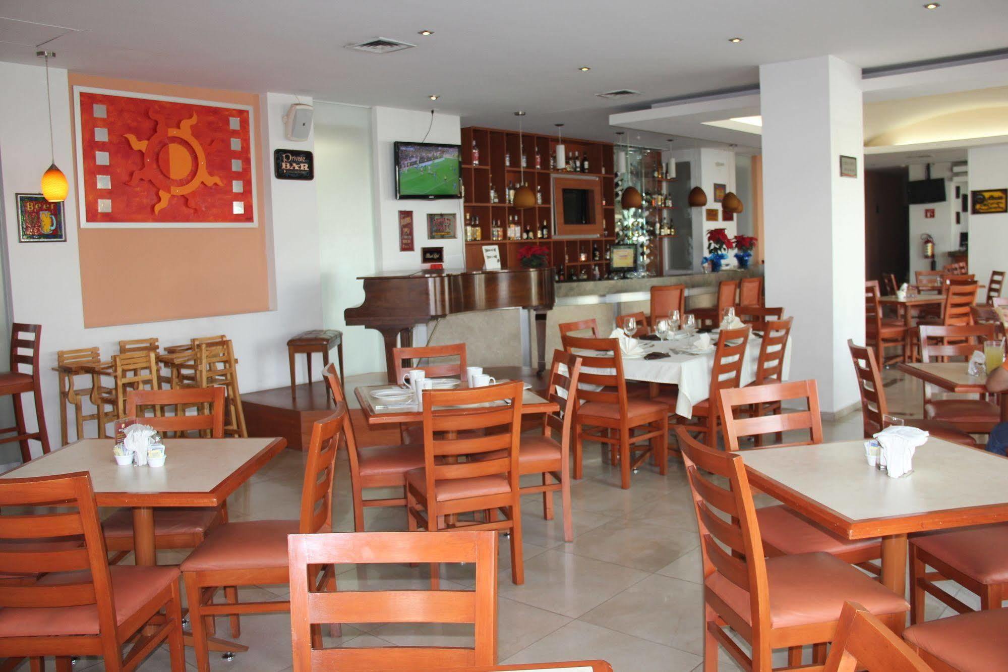 Hotel Real Zapopan Εξωτερικό φωτογραφία